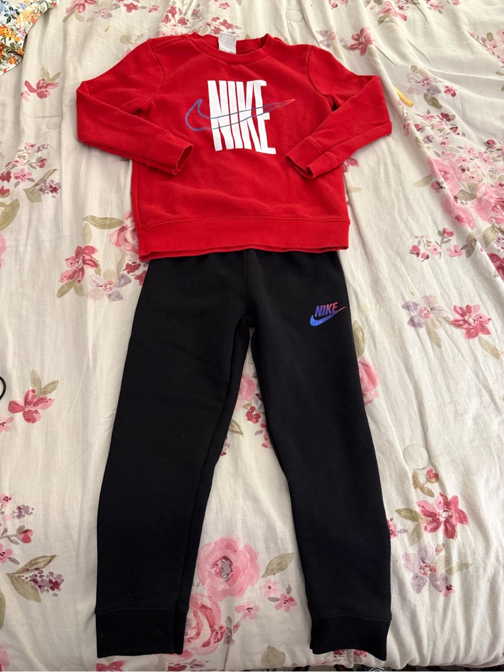 Nike Red Crewneck Sweatshirt and Black Joggers Set